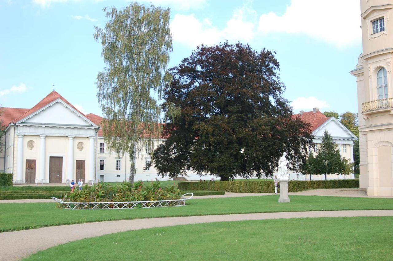 Loggiahaus Am Schloss, 5 Ferienwohnungen, Teils Mit Schloss- Und Seeblick Райнсберг Экстерьер фото
